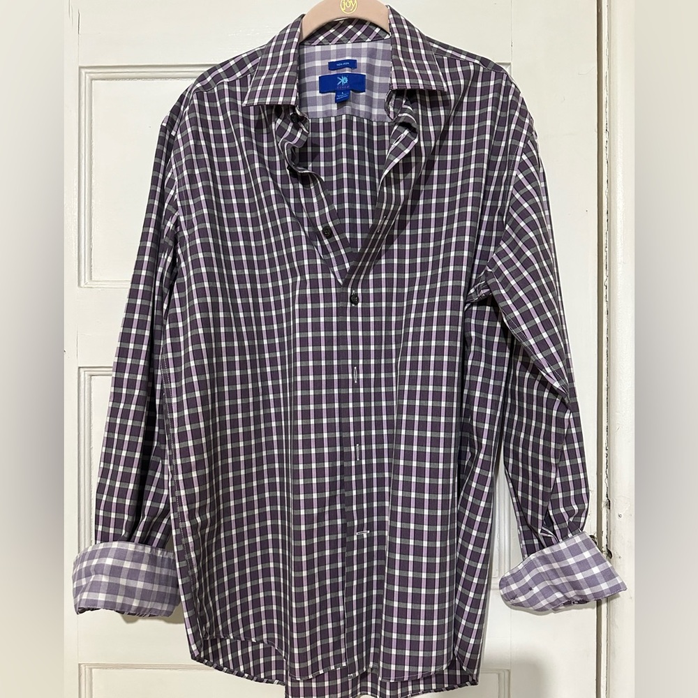 Egara spread collar button-down shirt. Size large. Fantastic condition!